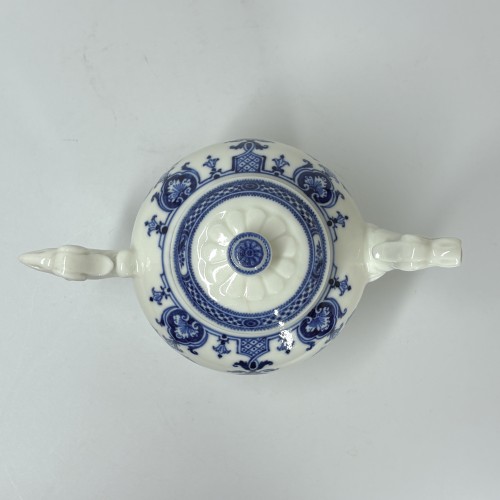 Céramiques, Porcelaines  - Théière en porcelaine tendre de Saint-Cloud - Vers 1710-1720