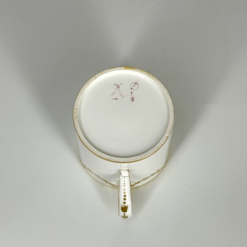 Tasse litron en porcelaine de Sèvres du XVIIIe siècle - Louis XV