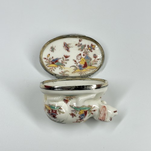 Tabatière en porcelaine de Saint-Cloud du XVIIIe siècle - Bils Céramiques