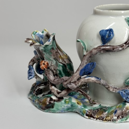 Porcelain & Faience  - Chantilly soft-paste porcelain vase Circa 1735–1745