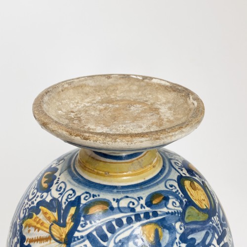 Renaissance - Montpellier earthenware pharmacy jar - Seventeenth century