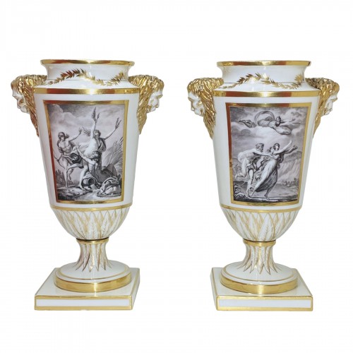 Pair of Lille porcelain vases with grisaille decoration - 18th century