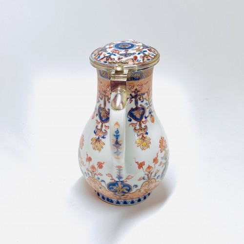 Céramiques, Porcelaines  - Verseuse en porcelaine de Chine - Monture d'époque Régence XVIIIe siècle