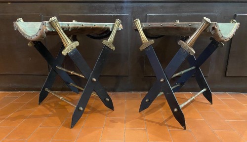 Maison Jansen - Paire de tabourets " Aux épées  - Sièges Style 