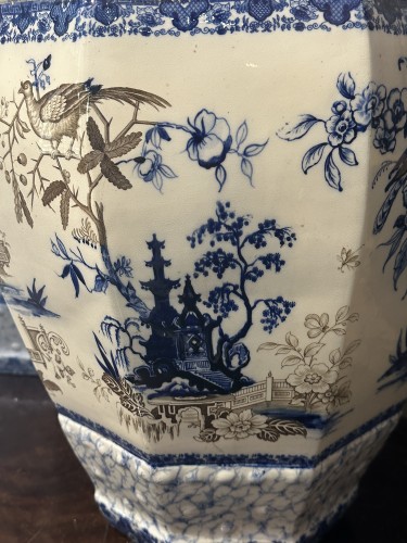  - Paire de grandes potiches bleue et blanche, Japon XIXe iècle