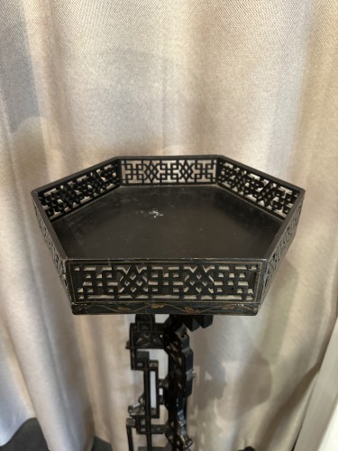 XIXe siècle - Paire de sellettes laquées noire et or, Angleterre XIXe siècle
