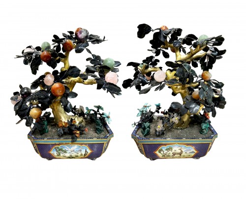 Paire d'arbres en pierres dures et cloisonné, Chine 20e siècle