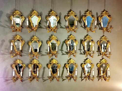 XIXe siècle - Ensemble de 18 miroirs d'applique en bronze doré fin XIXe siècle