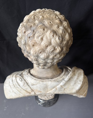 XVIIe siècle - Buste d'Empereur Romain en marbre, époque XVIIe siècle