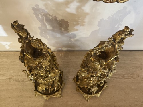 Paire d'aiguières en bronze ciselé et doré, fin XIXe siècle - Napoléon III