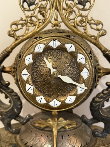 Horlogerie Pendule - Geoffroy Dechaume & Maximilien Delafontaine - Pendule "Persane" en bronze fin XIXe siècle