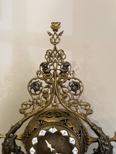  - Geoffroy Dechaume & Maximilien Delafontaine - Pendule "Persane" en bronze fin XIXe siècle