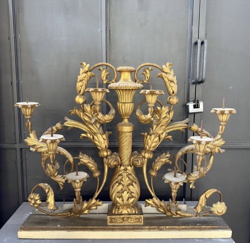 Paire de candélabres du XVIIIe siècle en bois doré  - Luminaires Style 