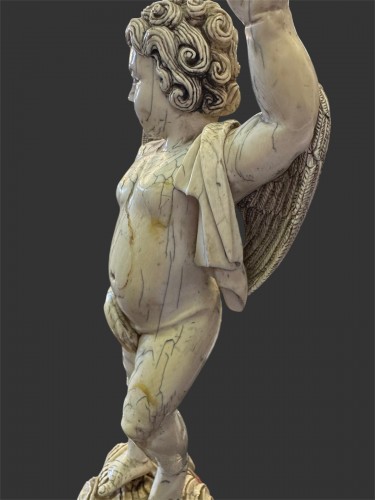  - Angelot en ivoire Indo-portuguais du XVIIe siècle