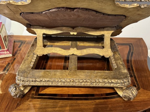 Antiquités - Lutrin en bois sculpté et doré, Italie Rome époque Louis XIV