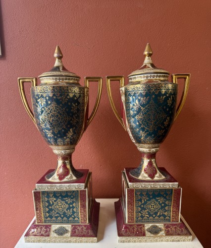 Objet de décoration Cassolettes, coupe et vase - Paire de vases couverts en porcelaine de Vienne, Autriche XIXe siècle
