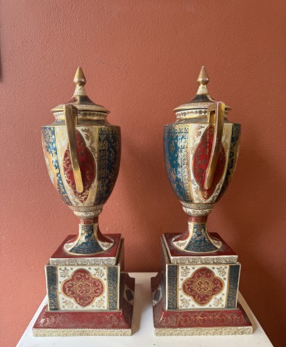 Paire de vases couverts en porcelaine de Vienne, Autriche XIXe siècle - Blue Antique - Enzo Gironi 