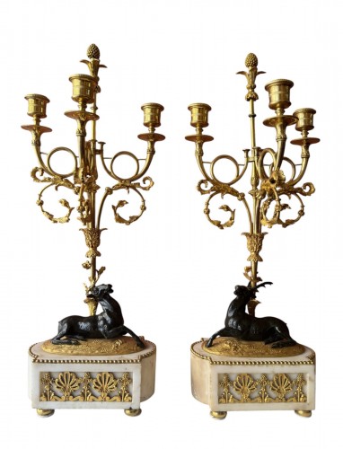 Paire de candélabres aux cerfs vers 1800