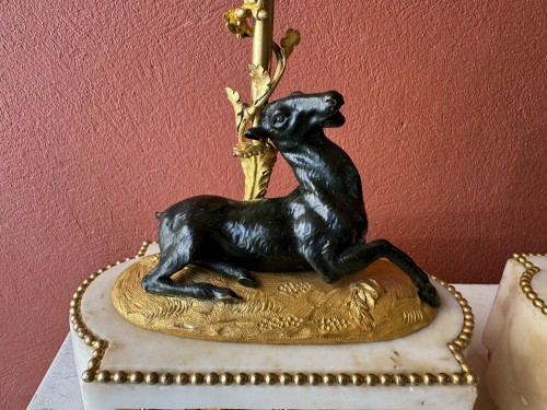Antiquités - Paire de candélabres aux cerfs vers 1800