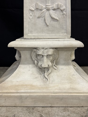Napoléon III - Vasque sur colonne en marbre blanc de Carrare, fin XIXe siècle
