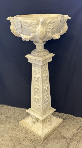 Antiquités - Vasque sur colonne en marbre blanc de Carrare, fin XIXe siècle