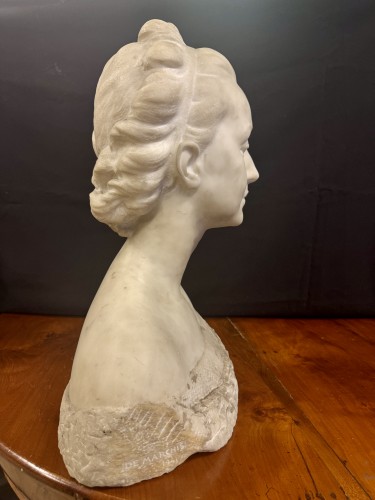Giandomenico DE MARCHIS (1893-1967) Buste de femme en marbre  - Blue Antique - Enzo Gironi 