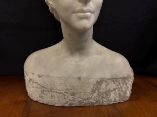  - Giandomenico DE MARCHIS (1893-1967) Buste de femme en marbre 