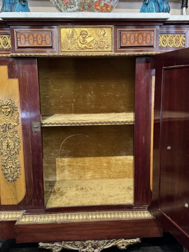 XIXe siècle - Meuble d'appui en bois de placage, marqueterie et bronze doré, attribué à Paul SORMANI Att.