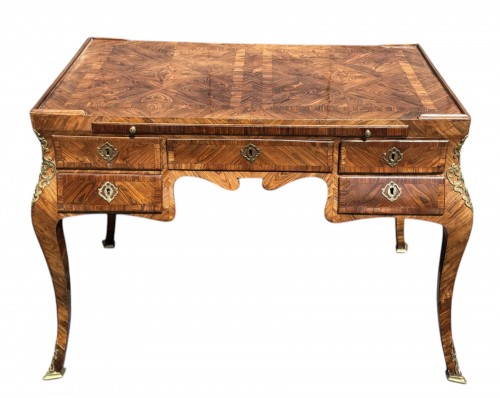 Bureau galbé en bois de violette, Italie XVIIIe siècle