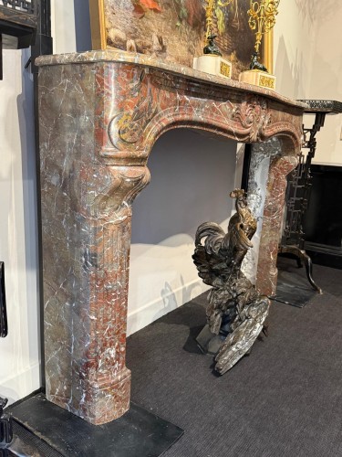 XIXe siècle - Cheminée en marbre brèche, France XIXe siècle