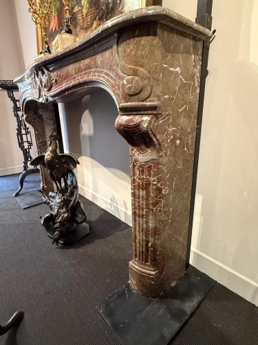 Cheminée en marbre brèche, France XIXe siècle - 
