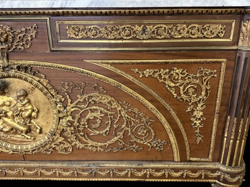 XXe siècle - Commode dite « Marie-antoinette » en acajou et bronze doré – Début XXe