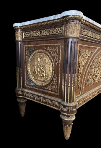  - Commode dite « Marie-antoinette » en acajou et bronze doré – Début XXe