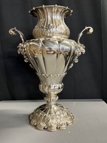 Antiquités - Grand vase décoratif en argent, 20e siècle