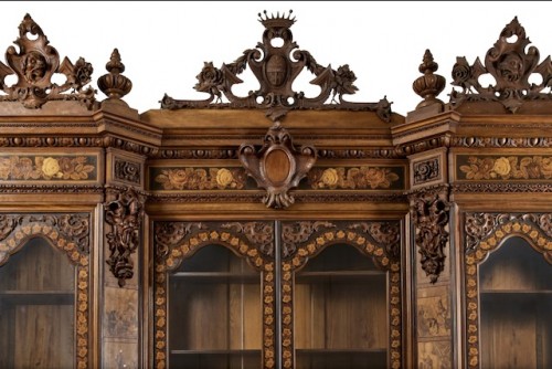 Importante bibliothèque sculptée et marquetée XIXe - Mobilier Style 