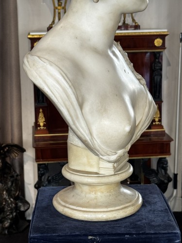 Antiquités - Autumn or Bacchante – Large white marble bust from the Neoclassical period