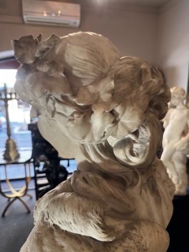  - Grand buste de Bacchante en marbre blanc de Carrare, Italie XIXe siècle