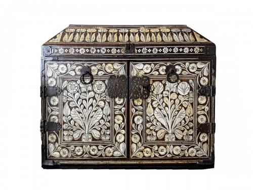 Coffret indo-portugais en marqueterie d'os du XVIIe siècle