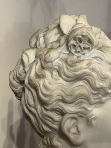  - Antonio Giovanni LANZIROTTI (1839-1911) - Buste de jeune femme en marbre blanc