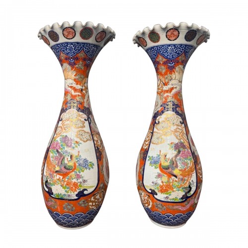 Paire de grands vases Imari en porcelaine, Japon fin XIXe siècle