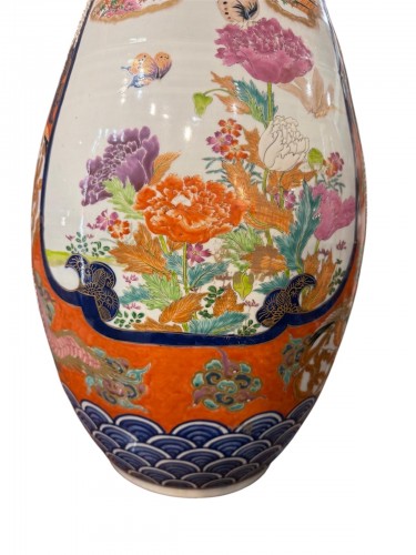 Antiquités - Paire de grands vases en porcelaine Imari, Japon fin XIXe siècle