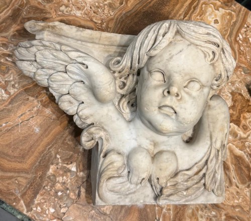 Tête d'ange ailé en marbre blanc de Carrare, italie XVIIIe siècle - Sculpture Style 