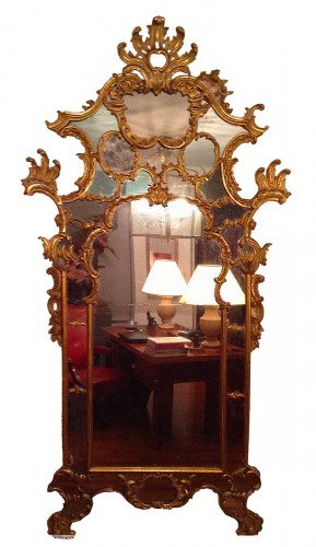 XVIIIthc giltwood mirror