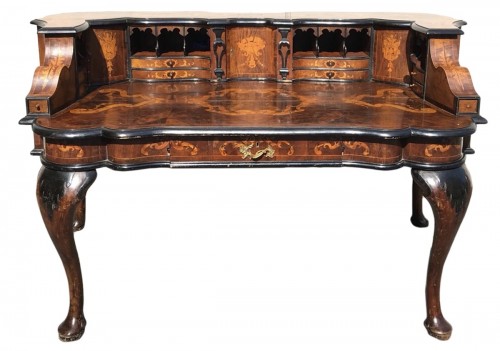 Grand bureau de milieu marqueté, Italie XIXe siècle