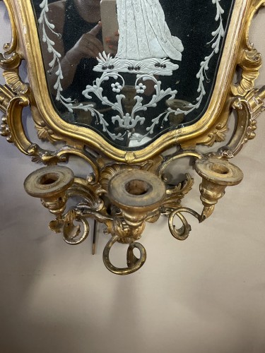 Miroirs, Trumeaux  - Paire de miroirs d'applique en bois doré, verres gravés, XIXe siècle