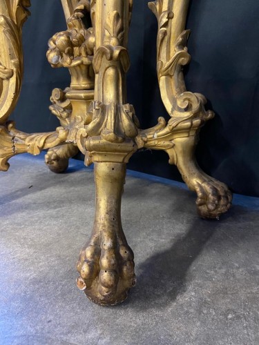 XVIIIe siècle - Petite console en bois sculpté et doré, Italie, XVIIIe