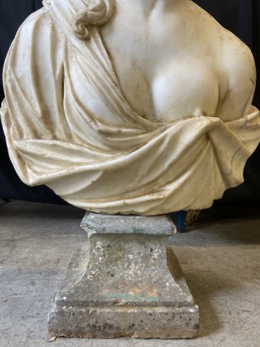 Sculpture Sculpture en Marbre - Buste de femme en marbre, XVIIIe siècle