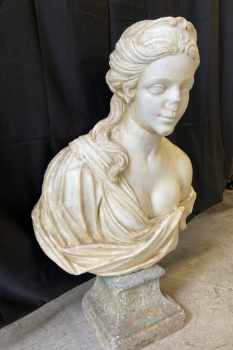 XVIIIe siècle - Buste de femme en marbre, XVIIIe siècle