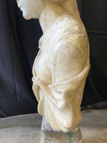 Antiquités - Buste de femme en marbre, XVIIIe siècle