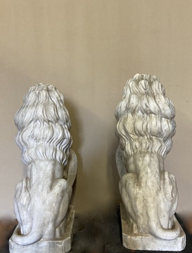 Antiquités - Paire de lions fin 19e en marbre
